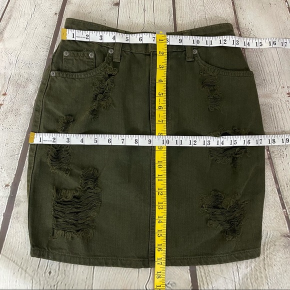 Carmar Olive Denim Skirt Size 26 - Picture 6 of 12